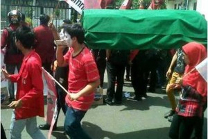 Demo Hari Anti Koruipsi 